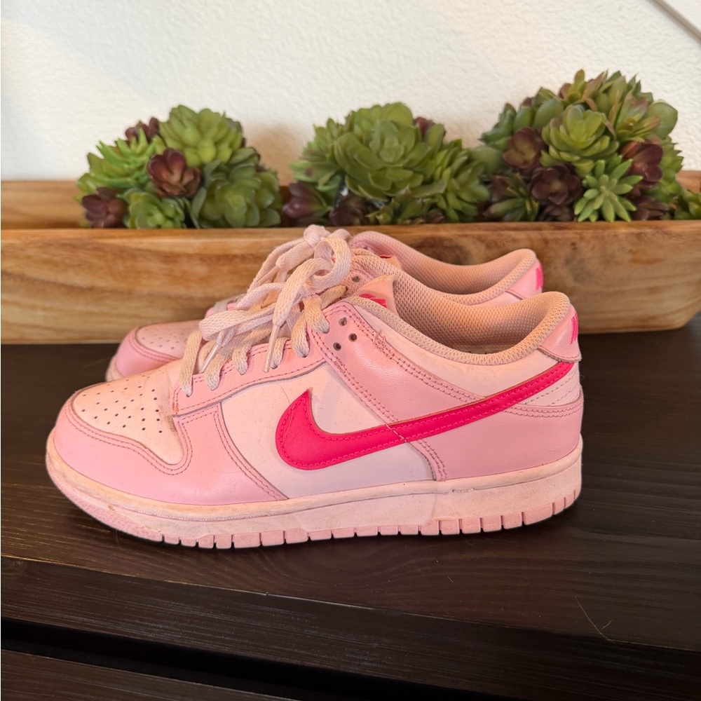 Nike girls triple‎ pink dunk dunks low shoes sneakers size 6.5y EUC - Picture 4 of 8